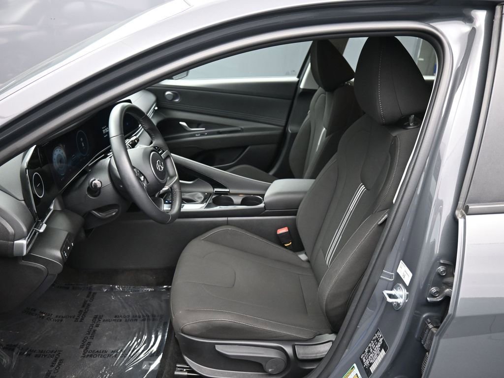 Certified 2023 Hyundai Elantra SEL w/ Convenience Package image 18