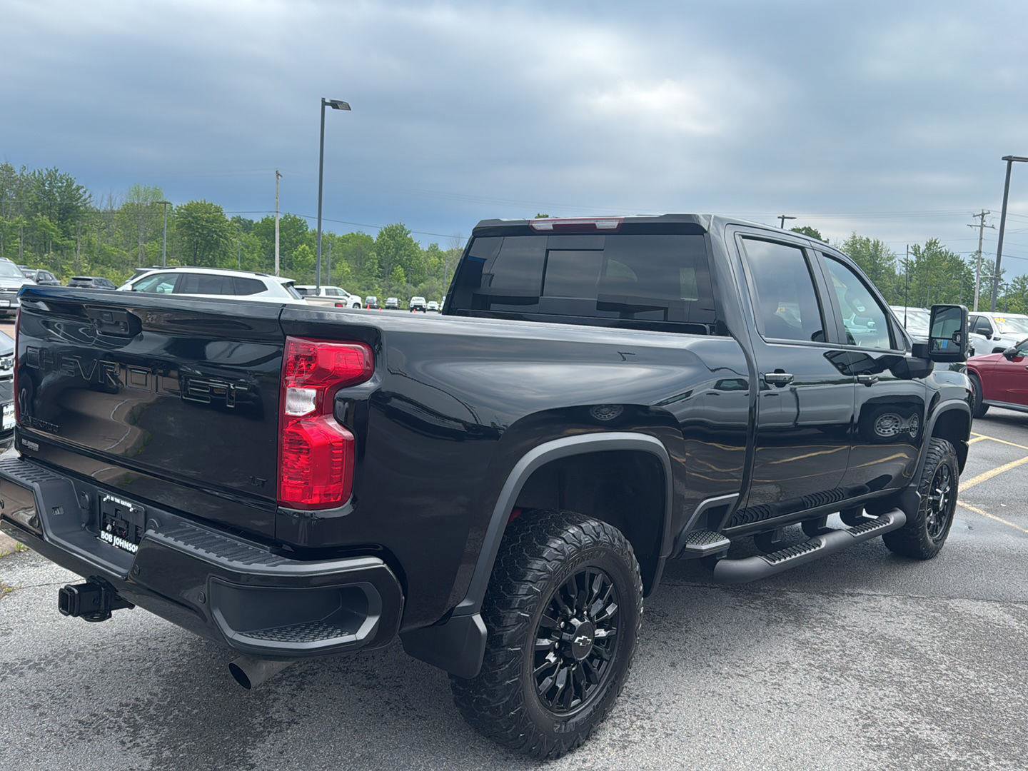 Used 2022 Chevrolet Silverado 2500 LT w/ Midnight Edition AWD/4WD image 6