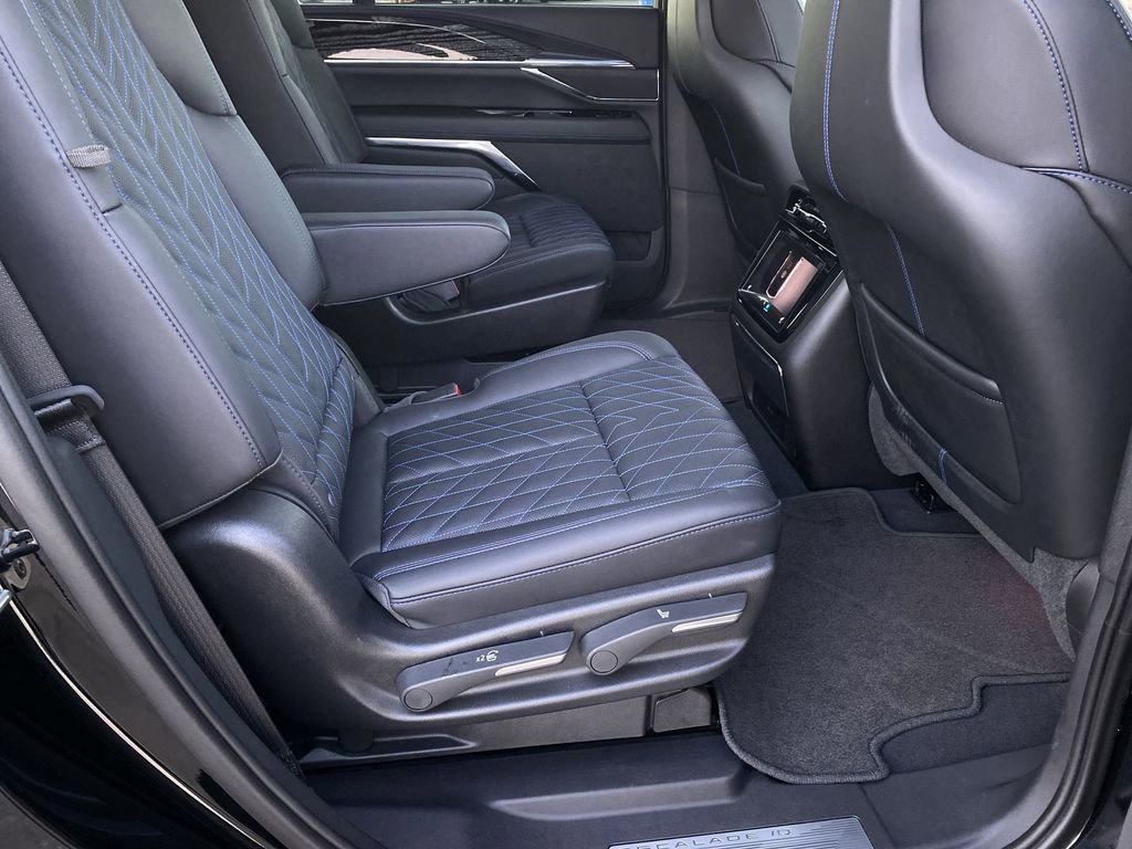 Used 2025 Cadillac Escalade IQ Sport 1 image 35
