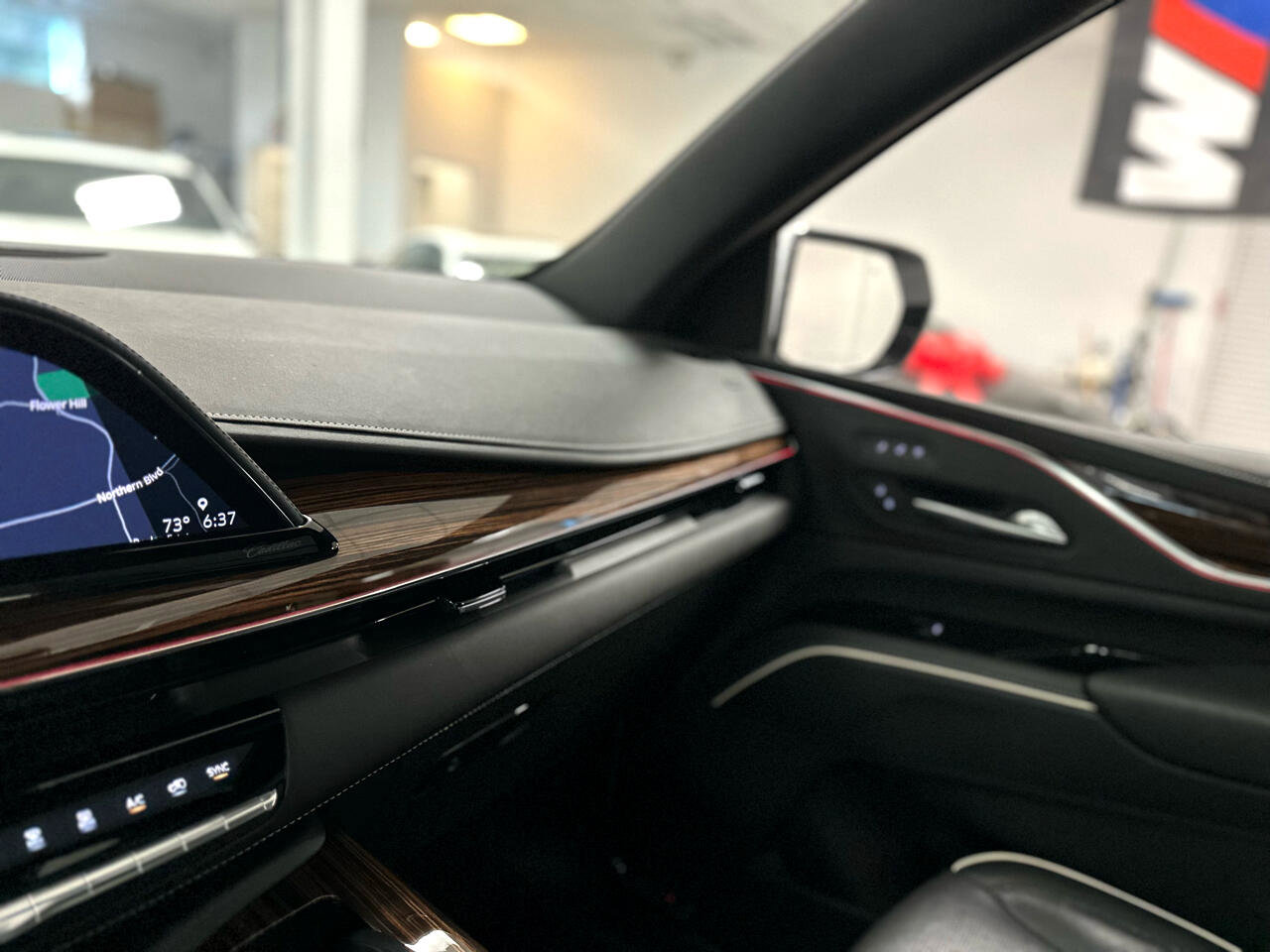 Used 2023 Cadillac Escalade Premium Luxury w/ Performance Package image 28