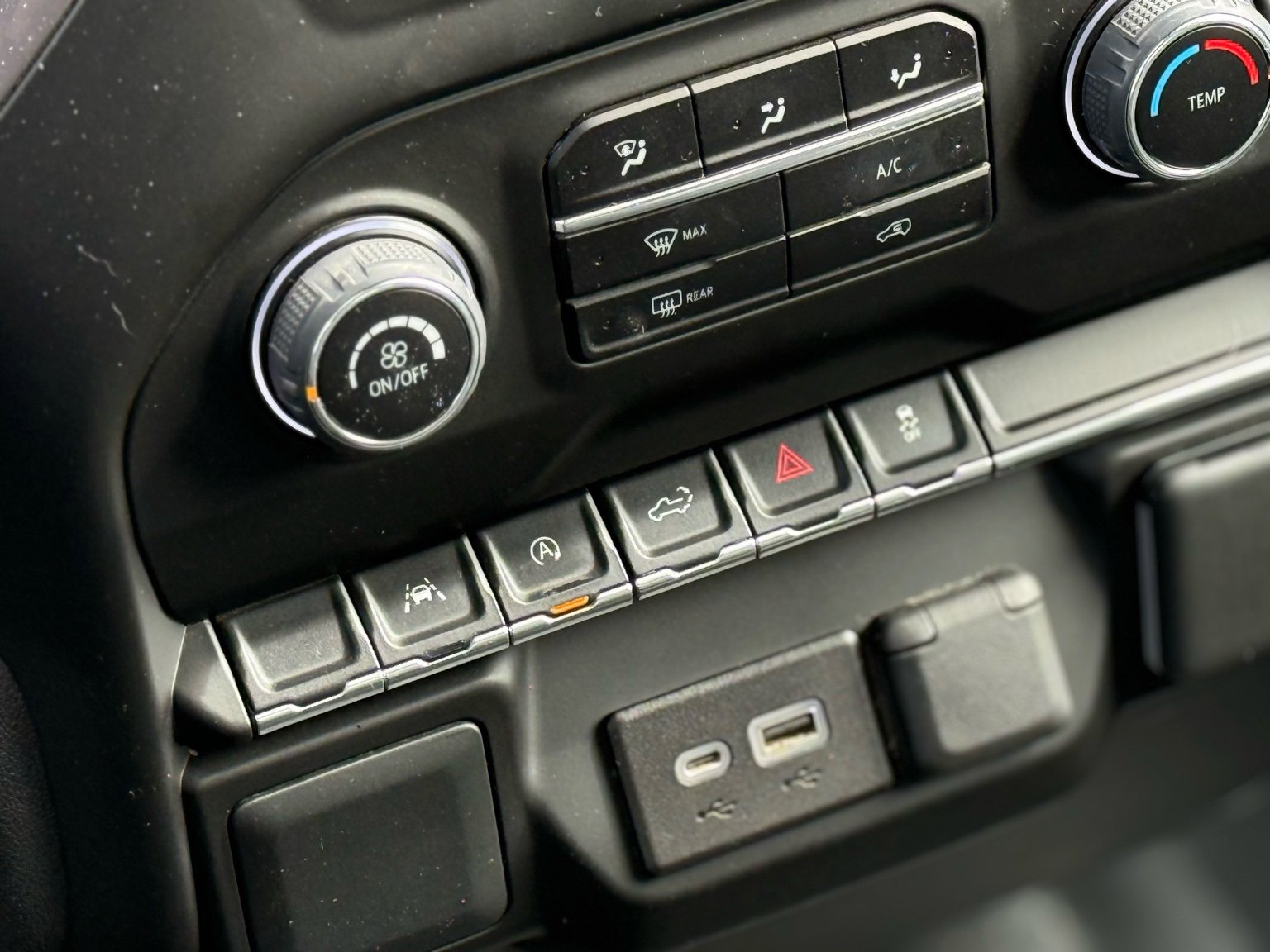 Used 2023 Chevrolet Silverado 1500 Custom image 26