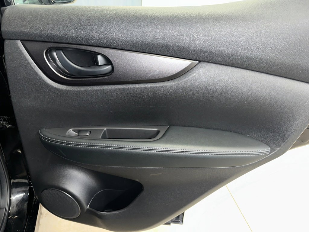 Used 2018 Nissan Rogue Sport S w/ S Appearance Package AWD/4WD image 25