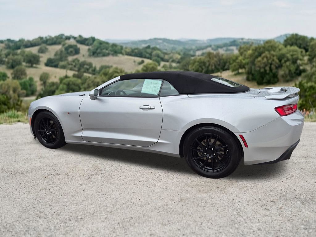 Used 2018 Chevrolet Camaro LT RWD image 6