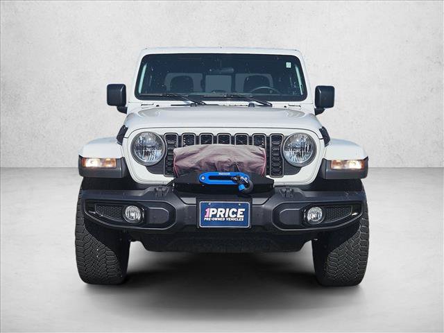 Used 2025 Jeep Gladiator Sport AWD/4WD image 2