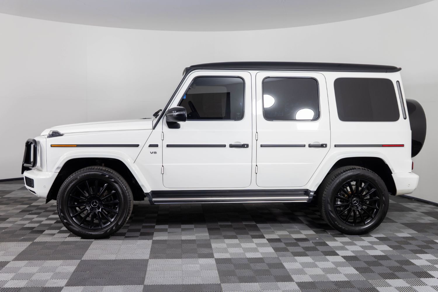 Used 2023 Mercedes-Benz G 550 image 3