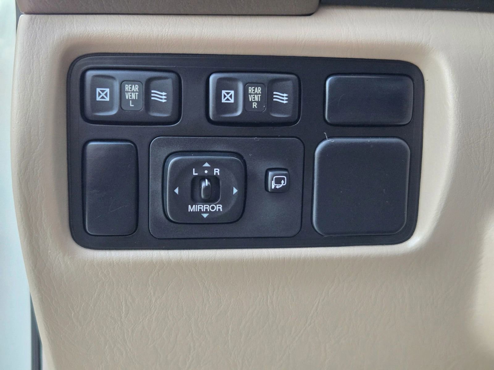 Used 1999 Lexus LX 470 4WD image 34