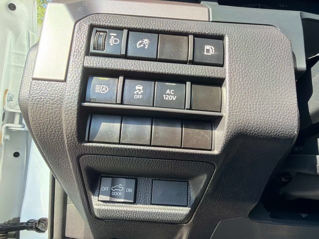 Used 2025 Toyota Tacoma TRD Sport AWD/4WD image 33