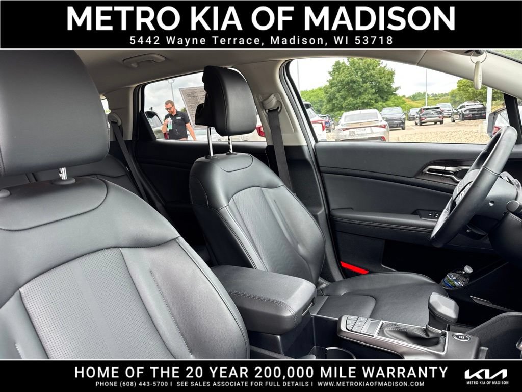 Used 2026 Kia Sportage EX FWD image 47