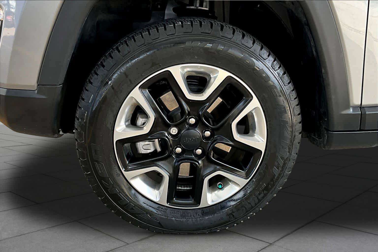 Used 2018 Jeep Compass Trailhawk w/ Safe & Security Group image 11
