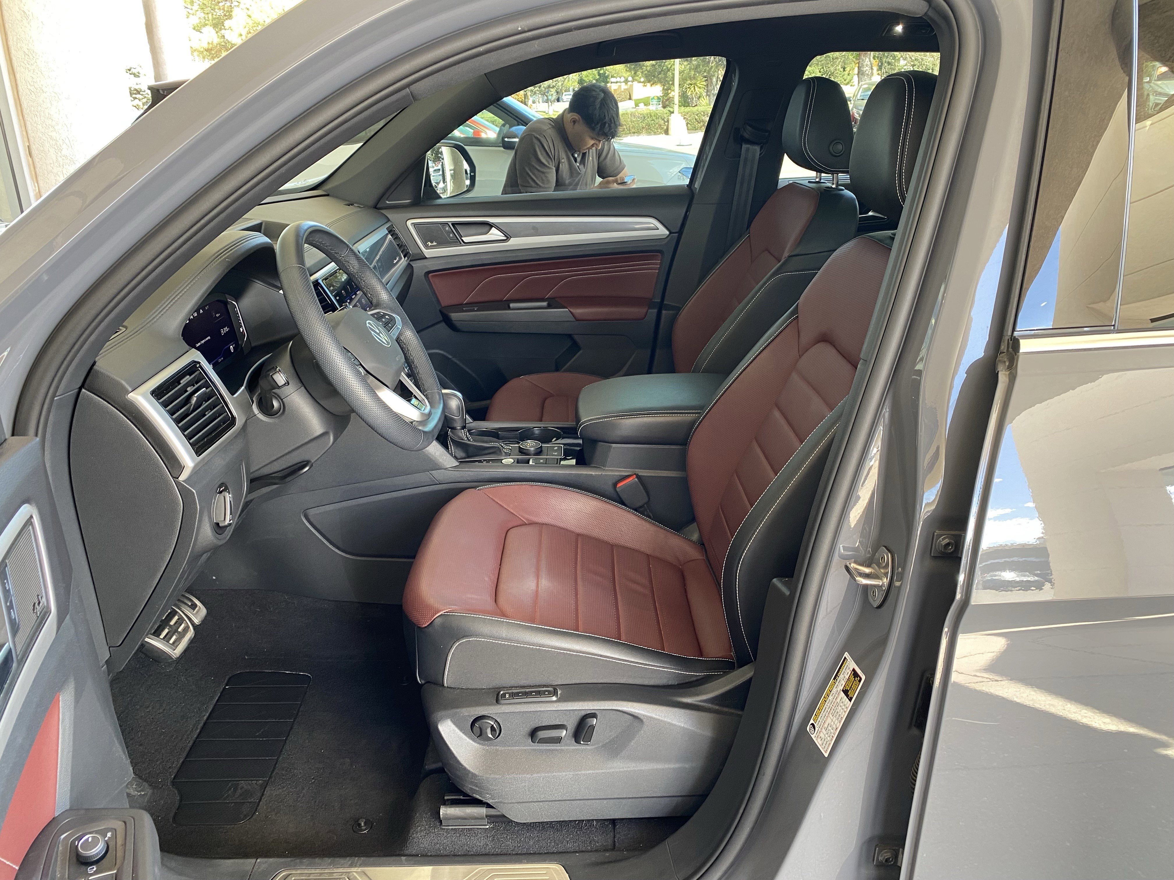 Used 2023 Volkswagen Atlas Cross Sport SEL Premium R-Line image 35