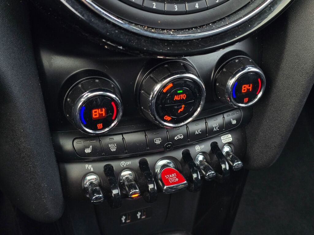 Used 2024 Buick Encore GX Avenir w/ Avenir Technology Package image 50