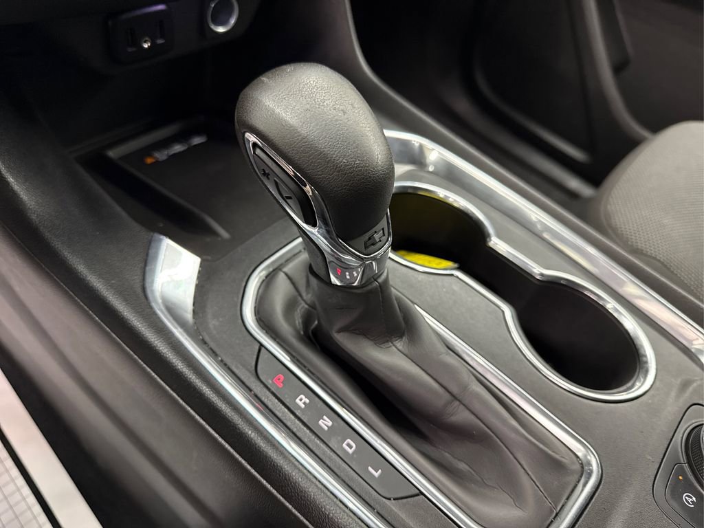 Used 2023 Chevrolet Traverse LT image 30