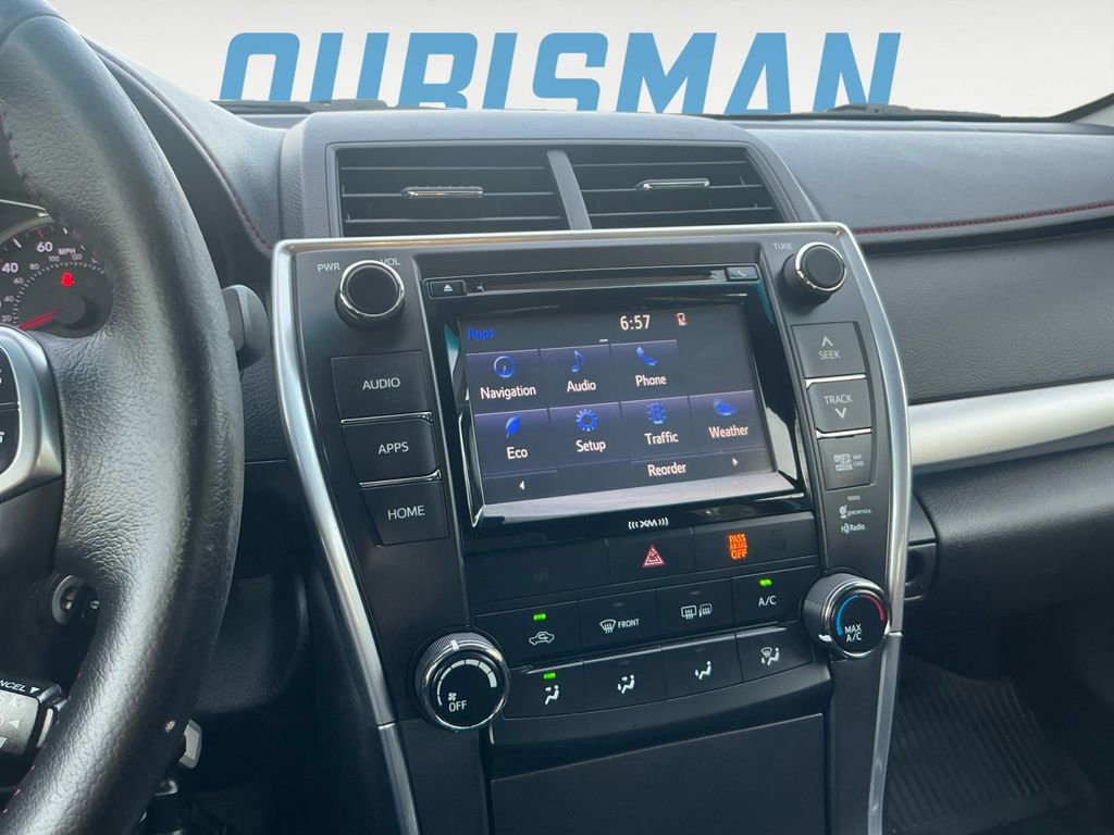 Used 2016 Toyota Camry SE w/ Moonroof Package image 18