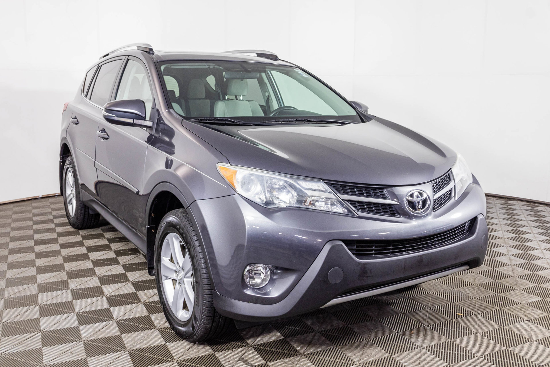 Used 2013 Toyota RAV4 XLE FWD image 13