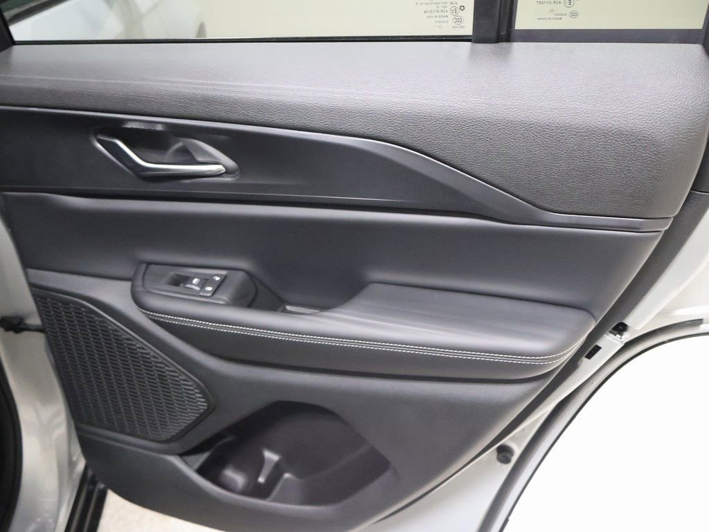 New 2025 Jeep Grand Cherokee Altitude image 17