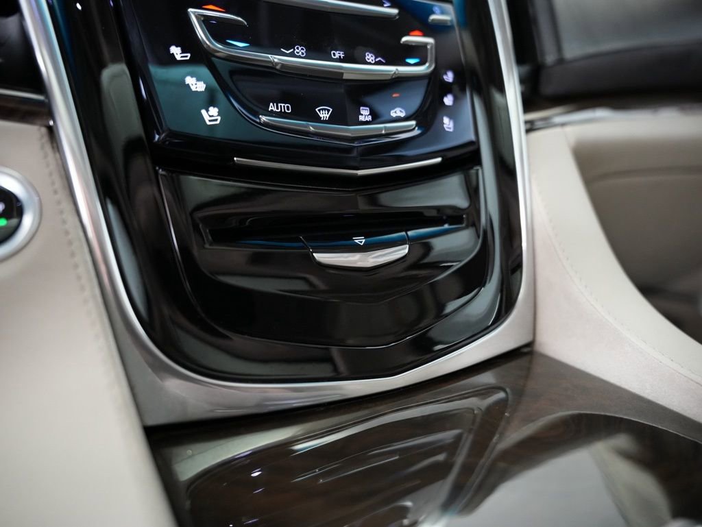 Used 2018 Cadillac Escalade Premium Luxury image 29