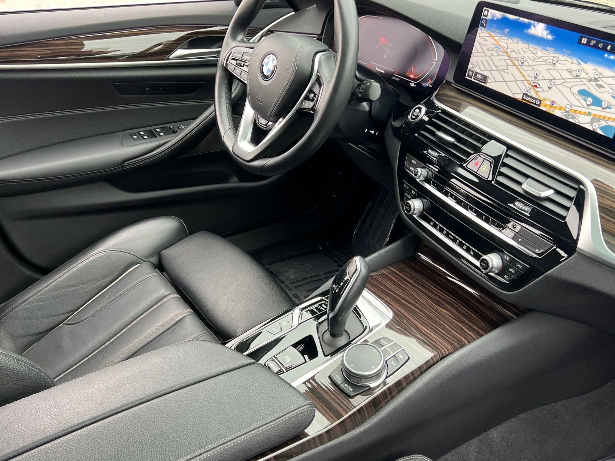 Used 2021 BMW 540i xDrive image 2