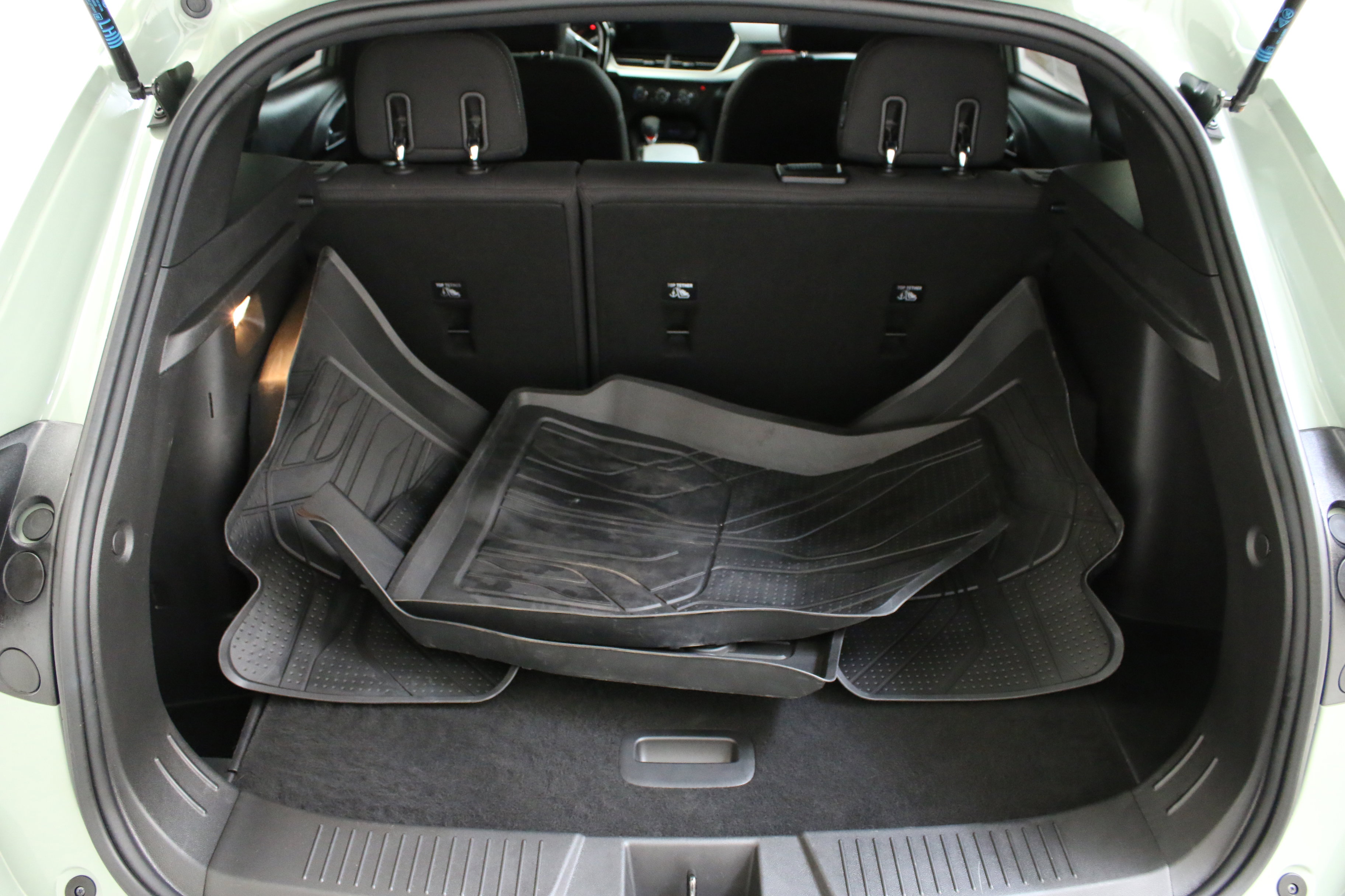 Certified 2024 Chevrolet Trax RS FWD image 23