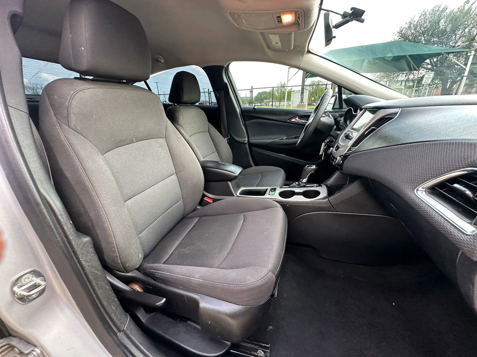 Used 2018 Chevrolet Cruze LS FWD image 23