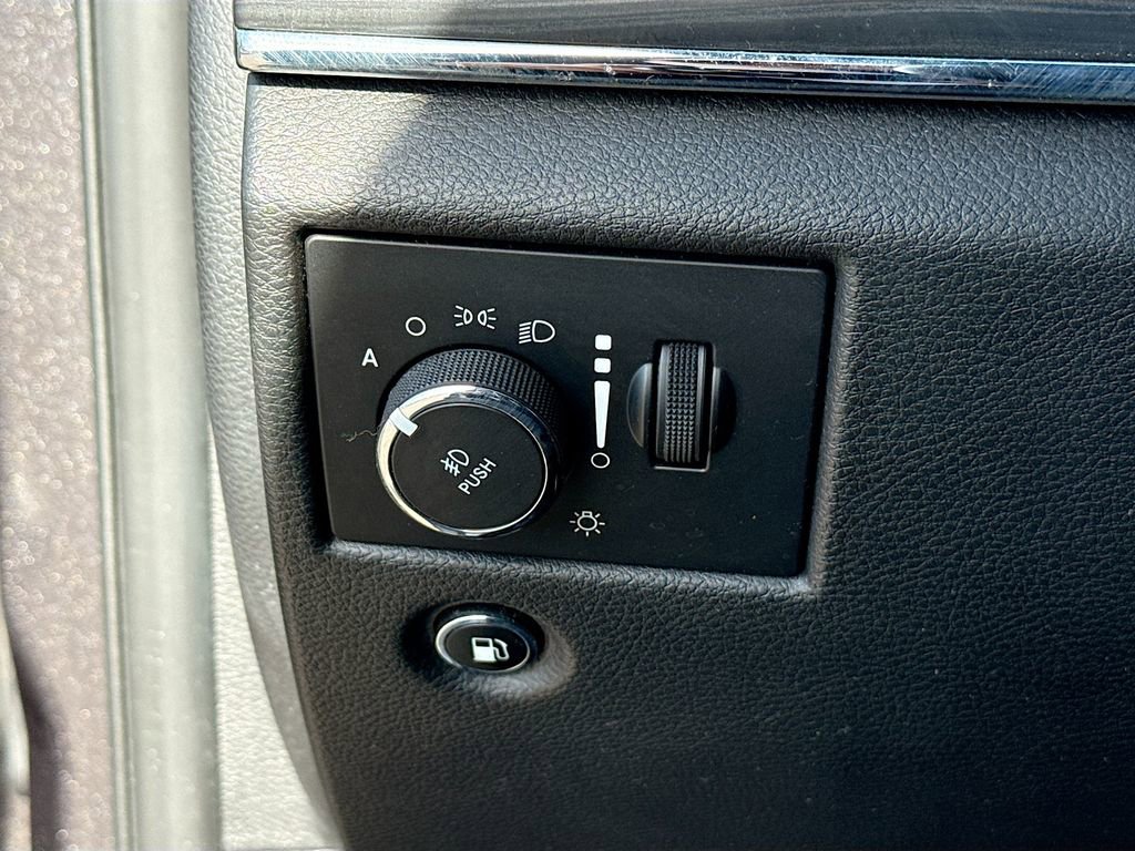 Used 2020 Jeep Grand Cherokee Limited image 35