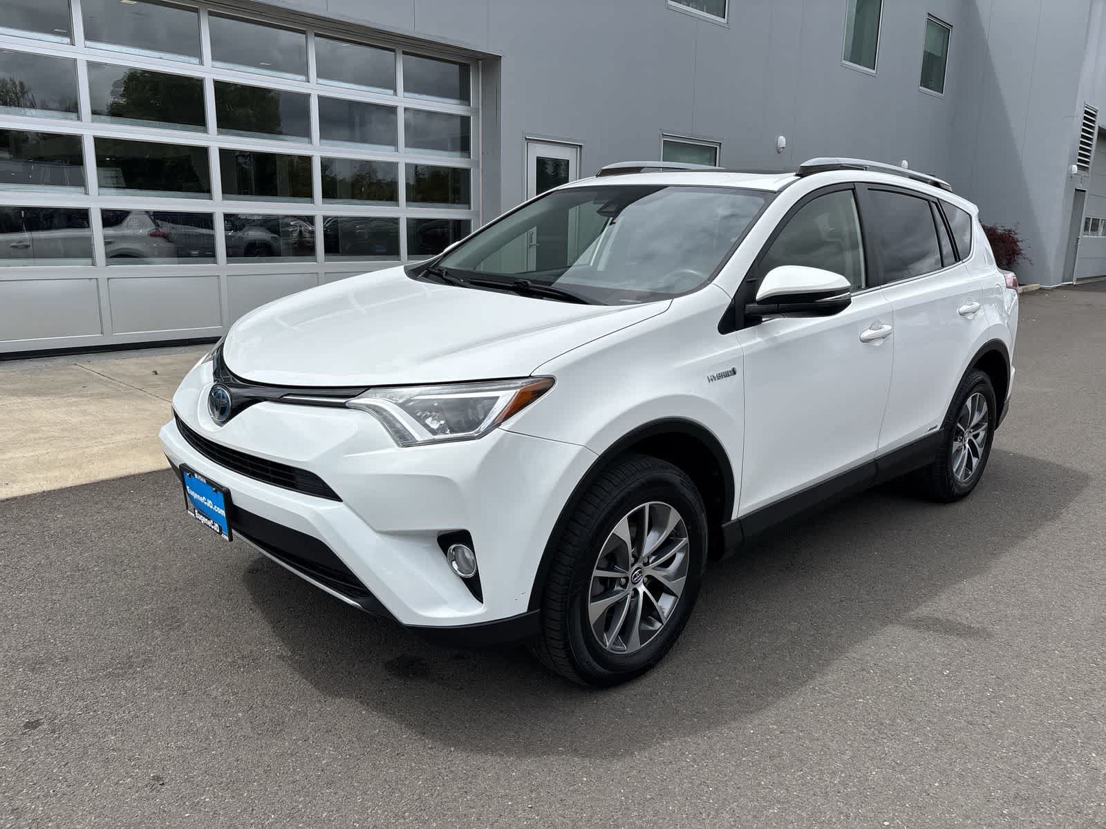 Used 2017 Toyota RAV4 XLE w/ All Weather Liner Package AWD/4WD image 1