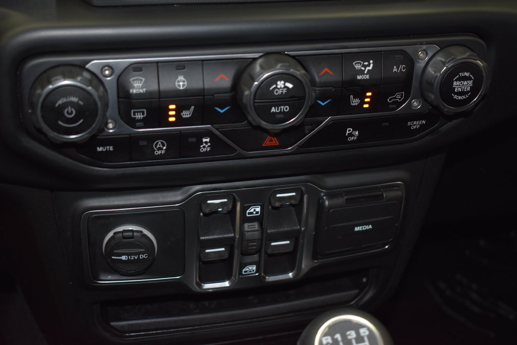 Used 2021 Jeep Wrangler Unlimited Sahara AWD/4WD image 18