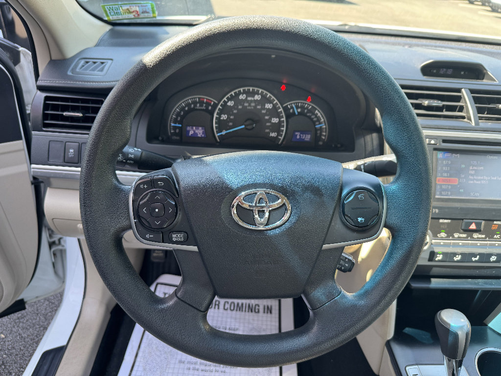 Used 2014 Toyota Camry LE FWD image 13