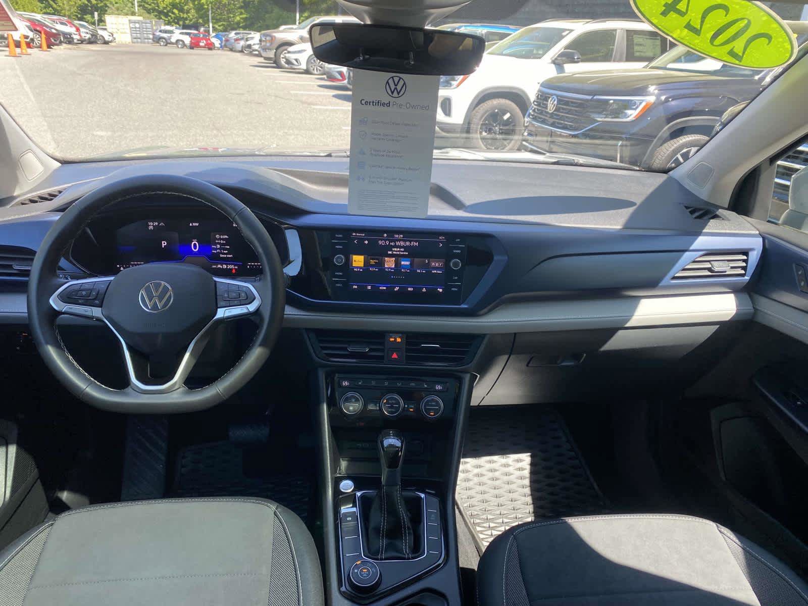 Certified 2024 Volkswagen Taos SE w/ Panoramic Sunroof Package AWD/4WD image 20