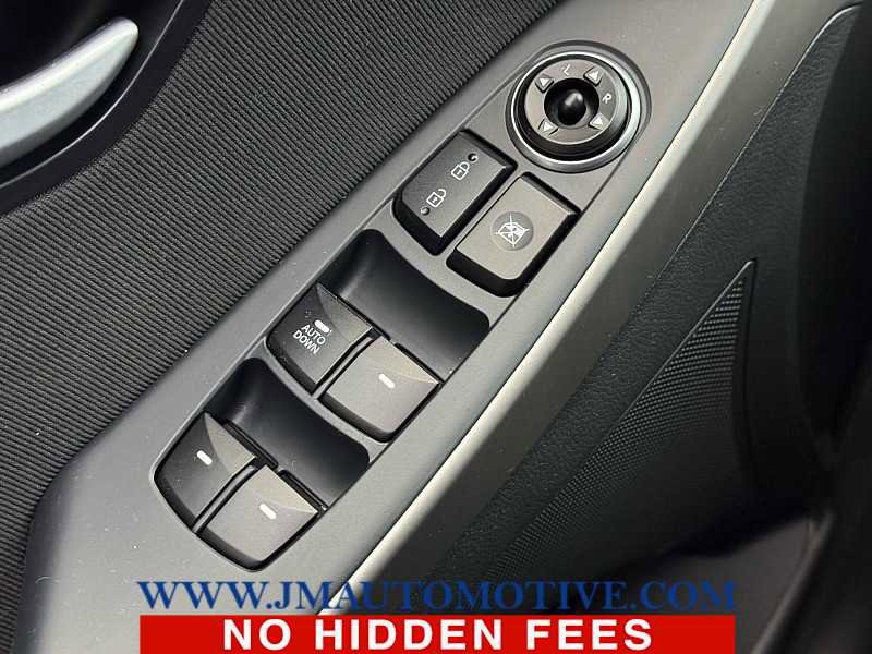 Used 2016 Hyundai Elantra GT image 32