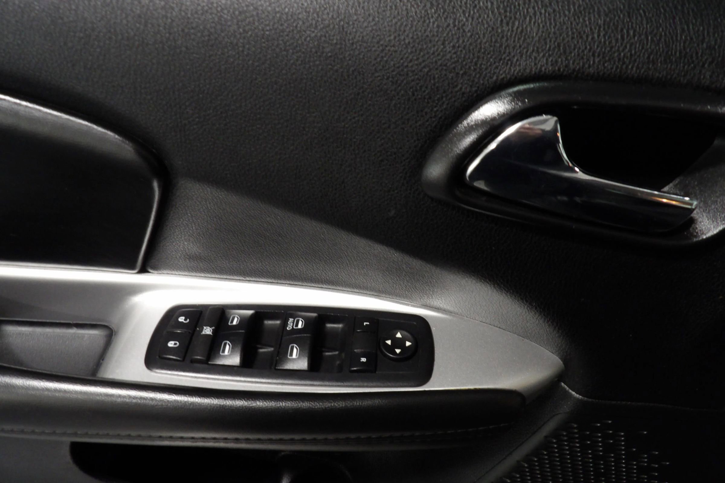 Used 2018 Dodge Journey SE image 8