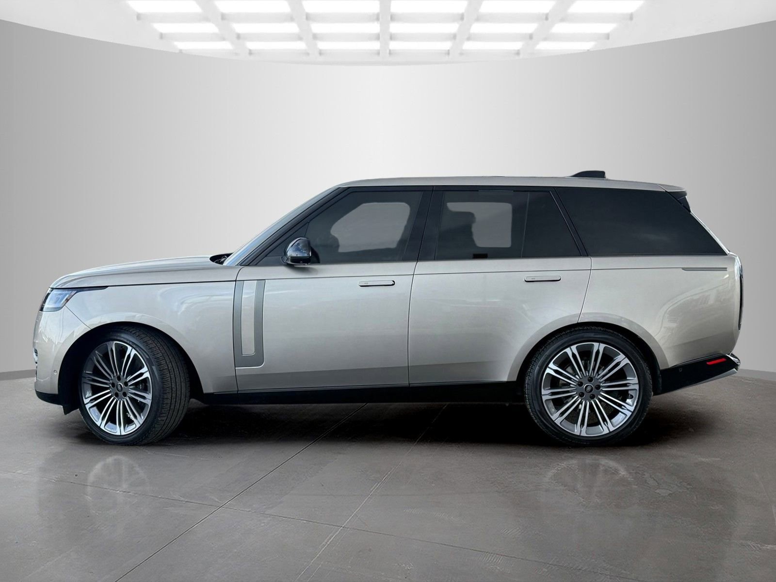 Used 2024 Land Rover Range Rover SE image 8