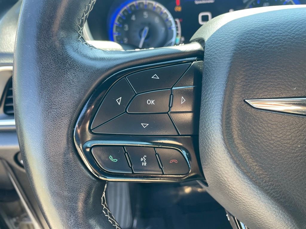 Used 2020 Chrysler Pacifica Touring-L w/ Advanced Safetytec Group image 34