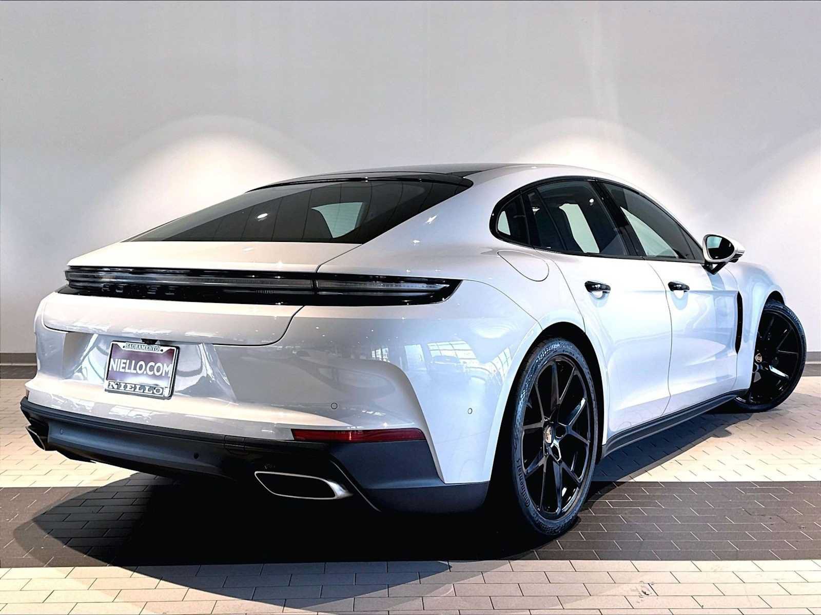 Used 2024 Porsche Panamera 4 AWD/4WD image 10