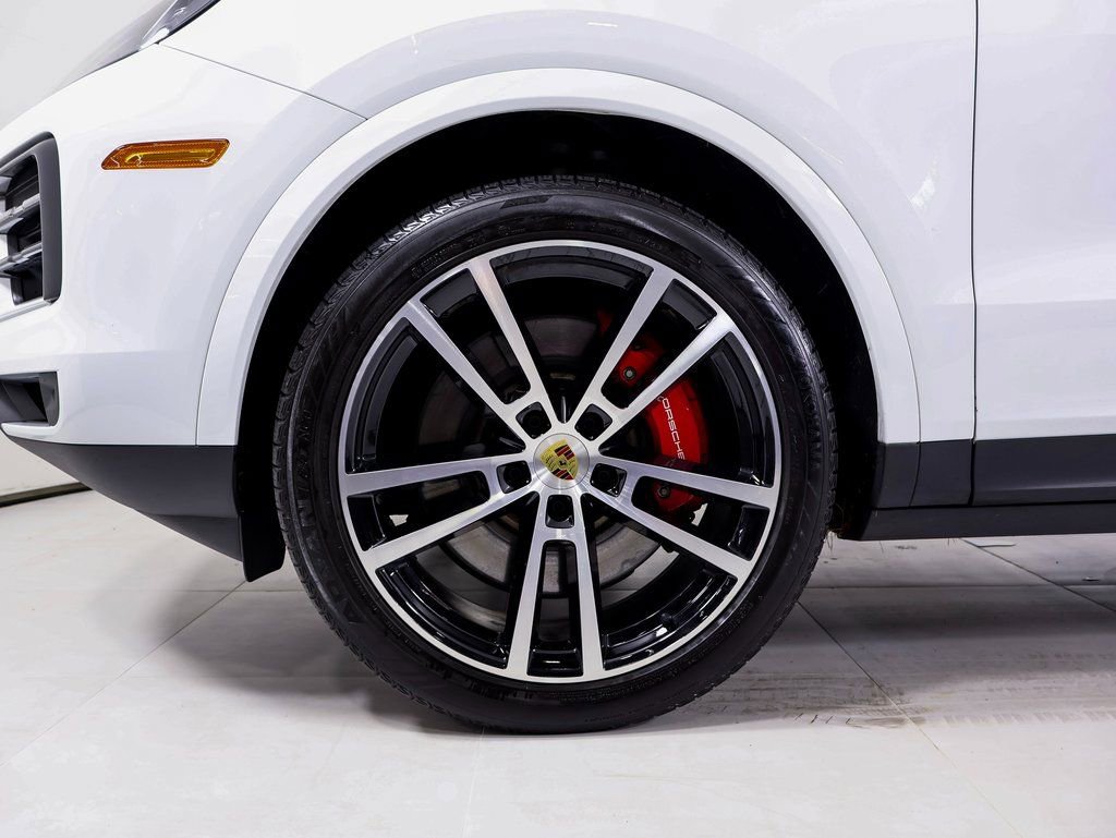 Certified 2024 Porsche Cayenne S image 23