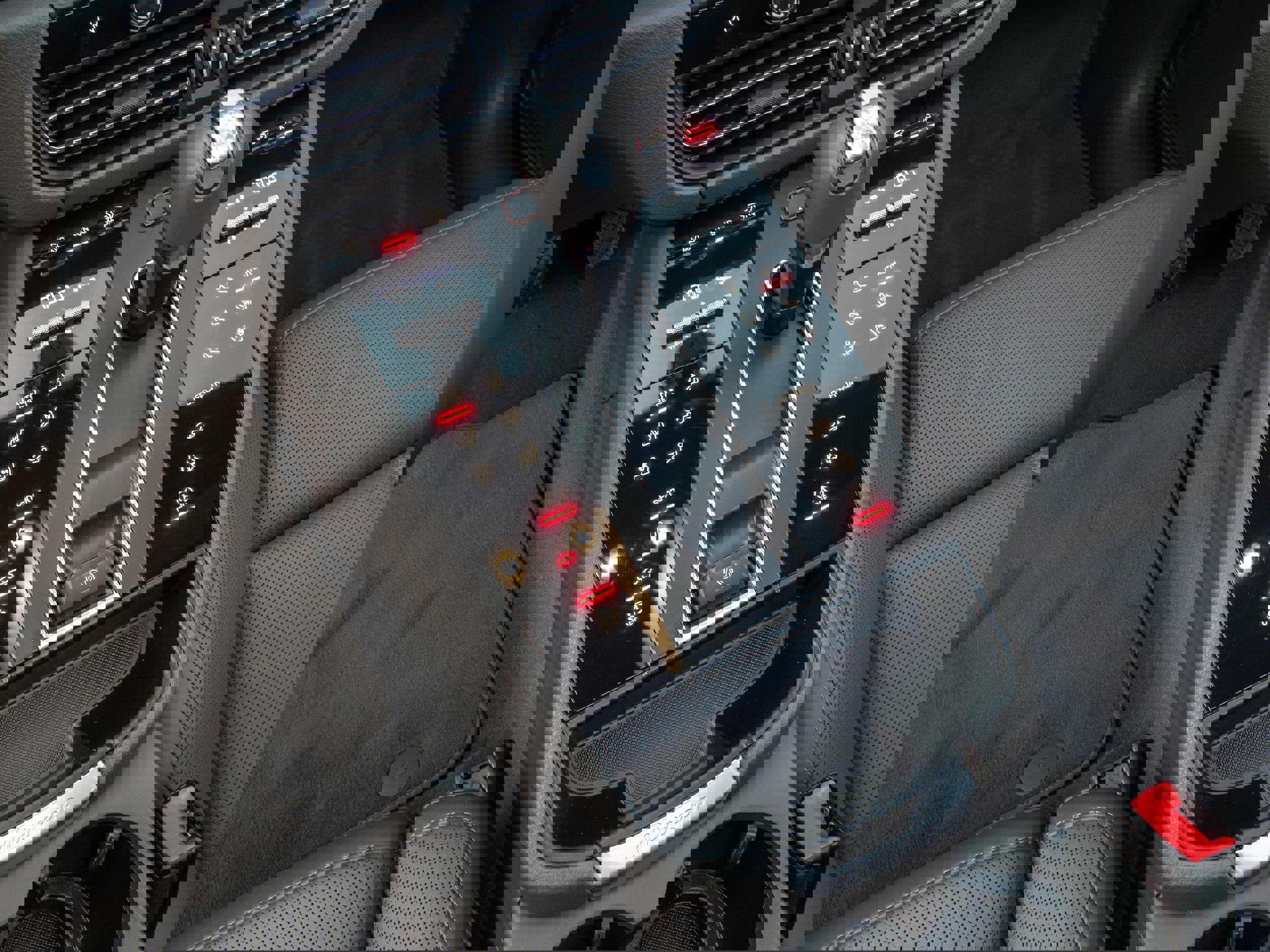 Used 2023 Porsche Macan image 27