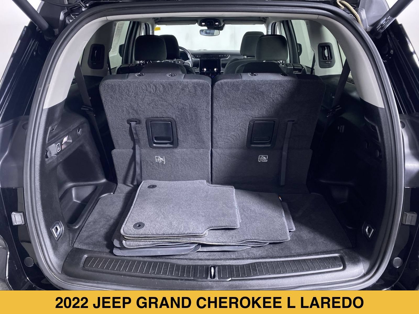 Used 2022 Jeep Grand Cherokee L Laredo w/ Luxury Tech Group I AWD/4WD image 13