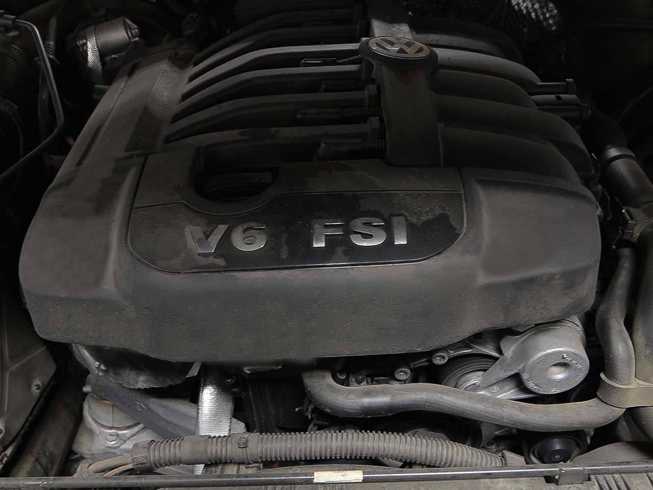 Used 2016 Volkswagen Touareg Sport image 17