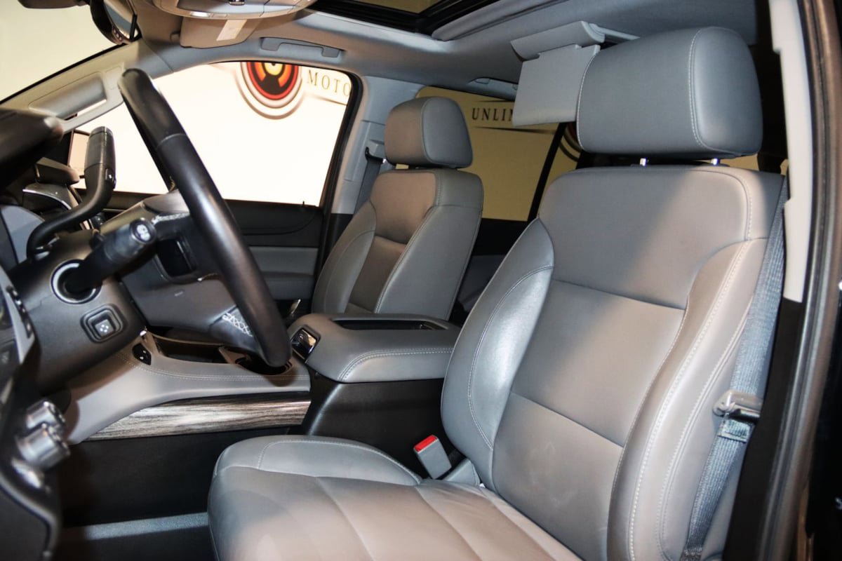 Used 2020 Chevrolet Suburban LT AWD/4WD image 43