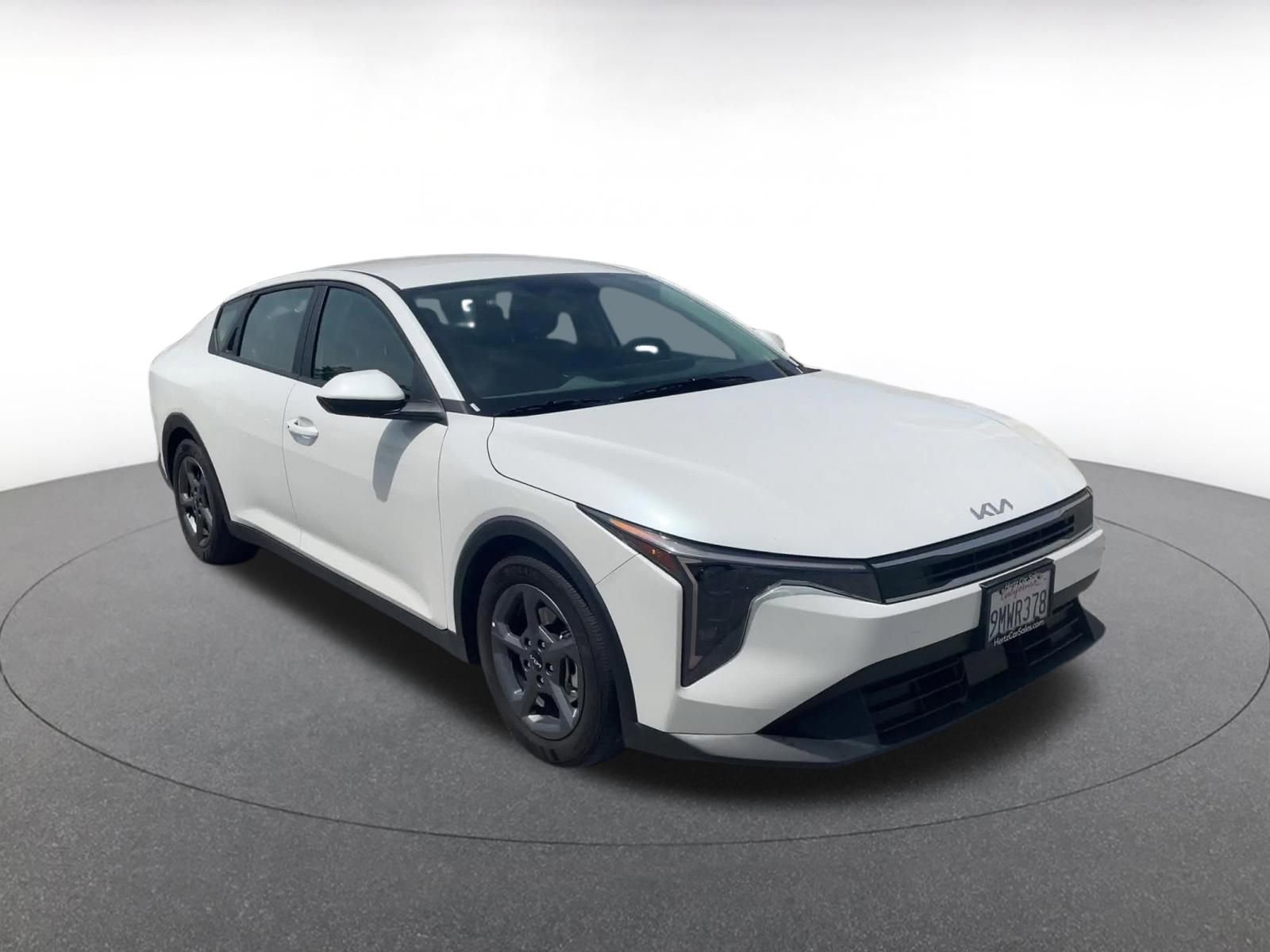 Used 2025 Kia K4 LXS image 3