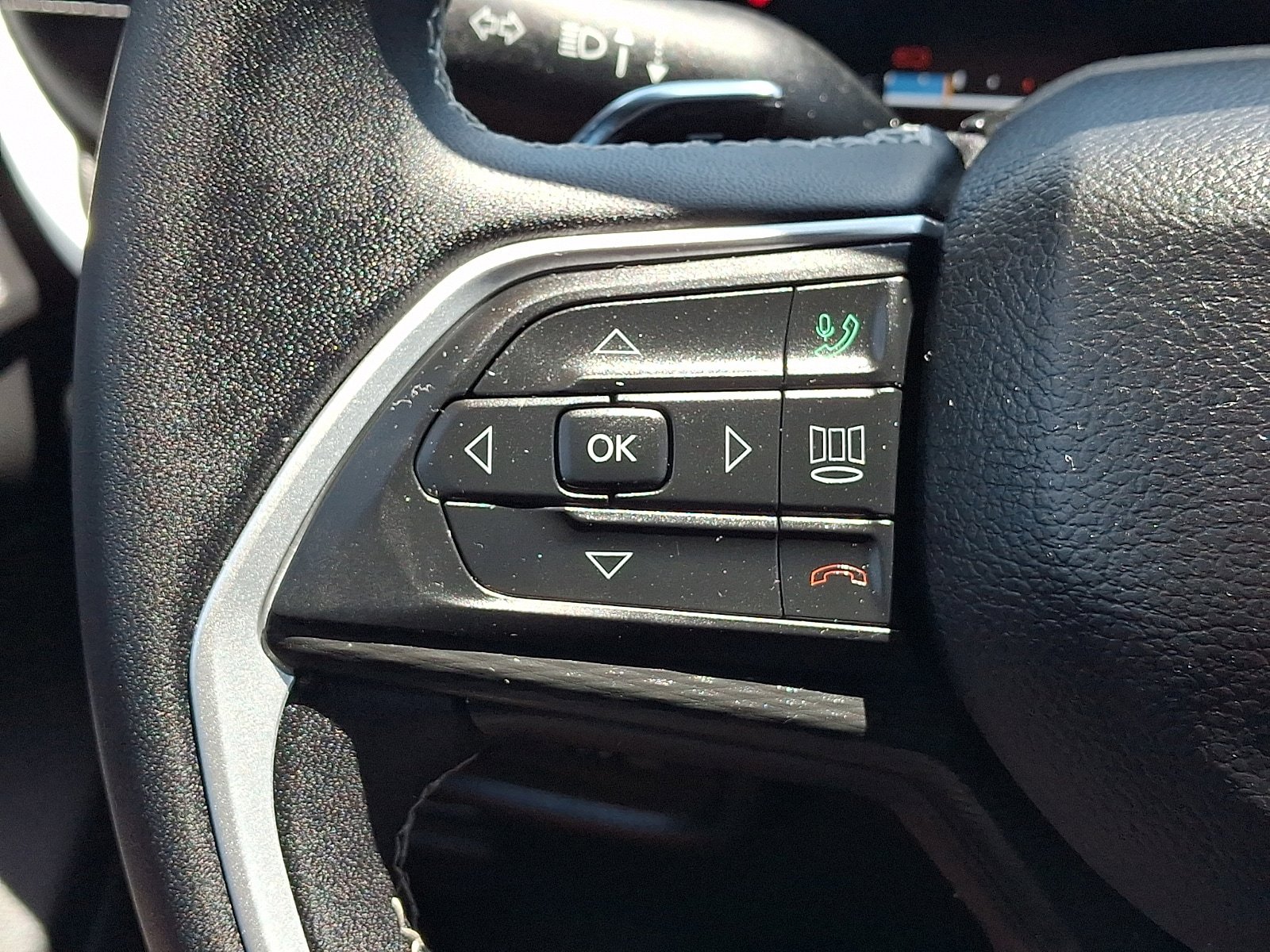 Used 2024 Jeep Grand Cherokee Laredo AWD/4WD image 20