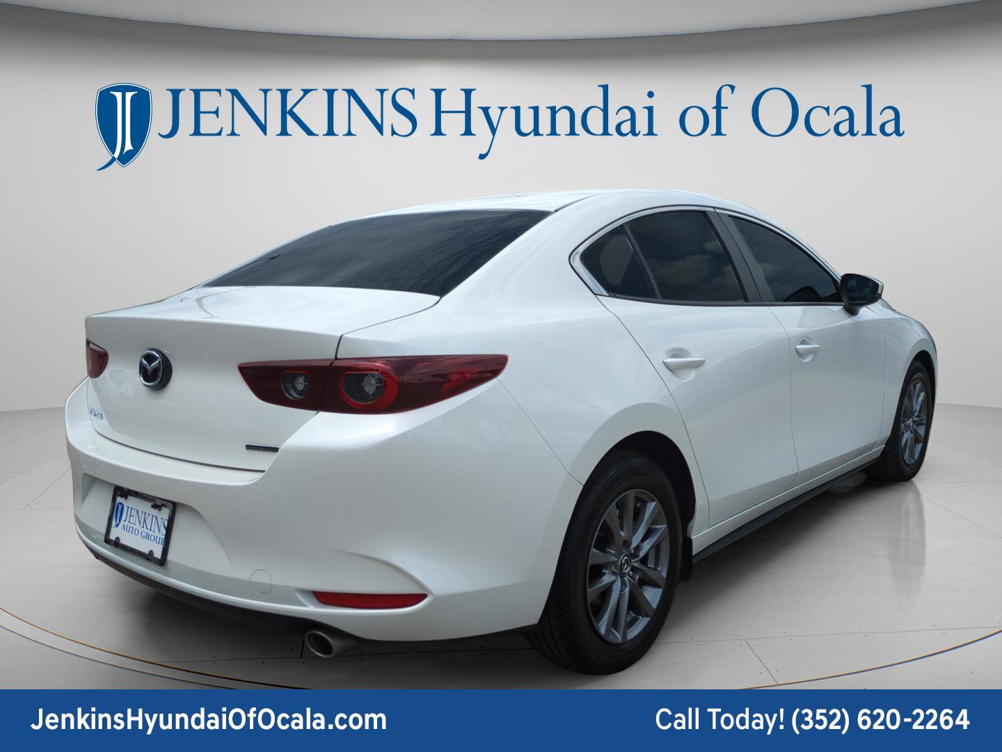 Used 2024 MAZDA MAZDA3 s FWD image 3