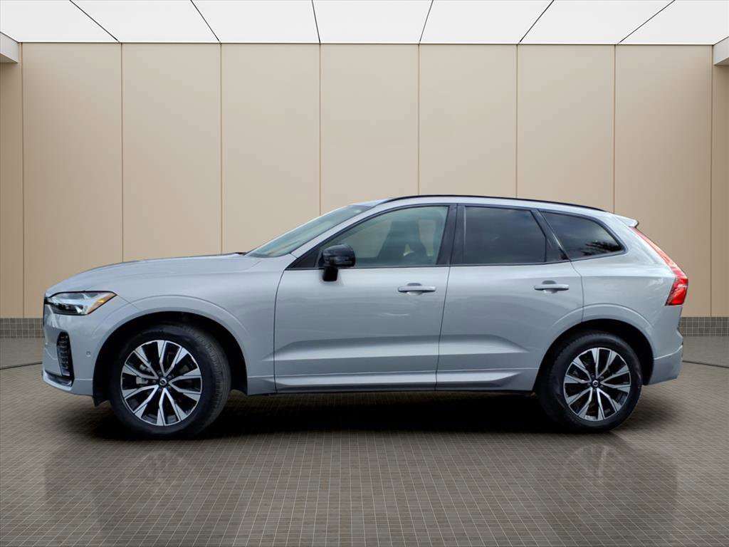 Used 2024 Volvo XC60 B5 Plus image 3