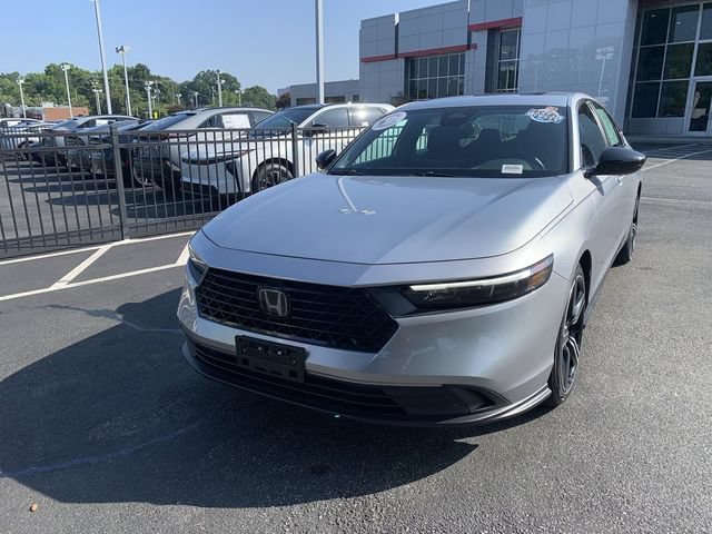 Used 2024 Honda Accord Sport image 4