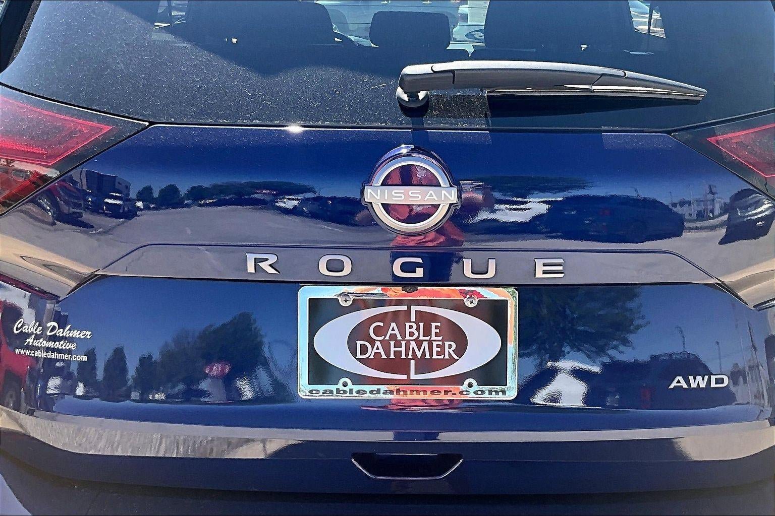 Used 2025 Nissan Rogue SV AWD/4WD image 24