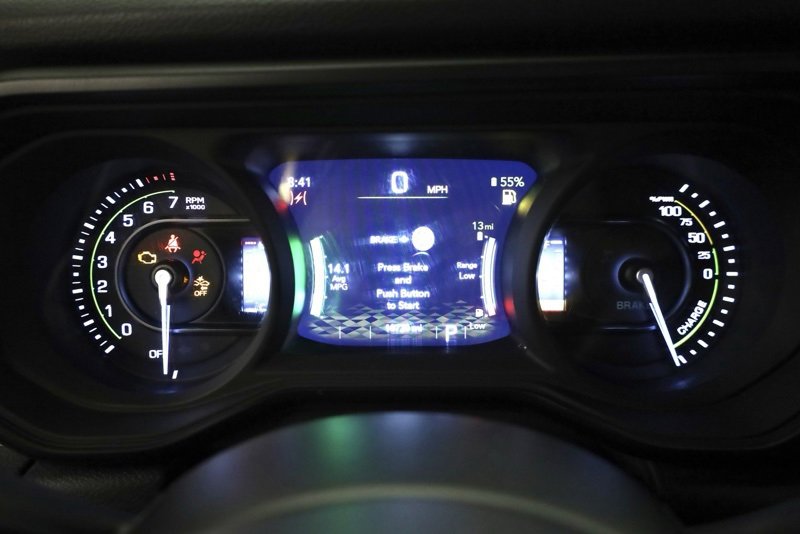 Used 2024 Jeep Wrangler Unlimited image 15