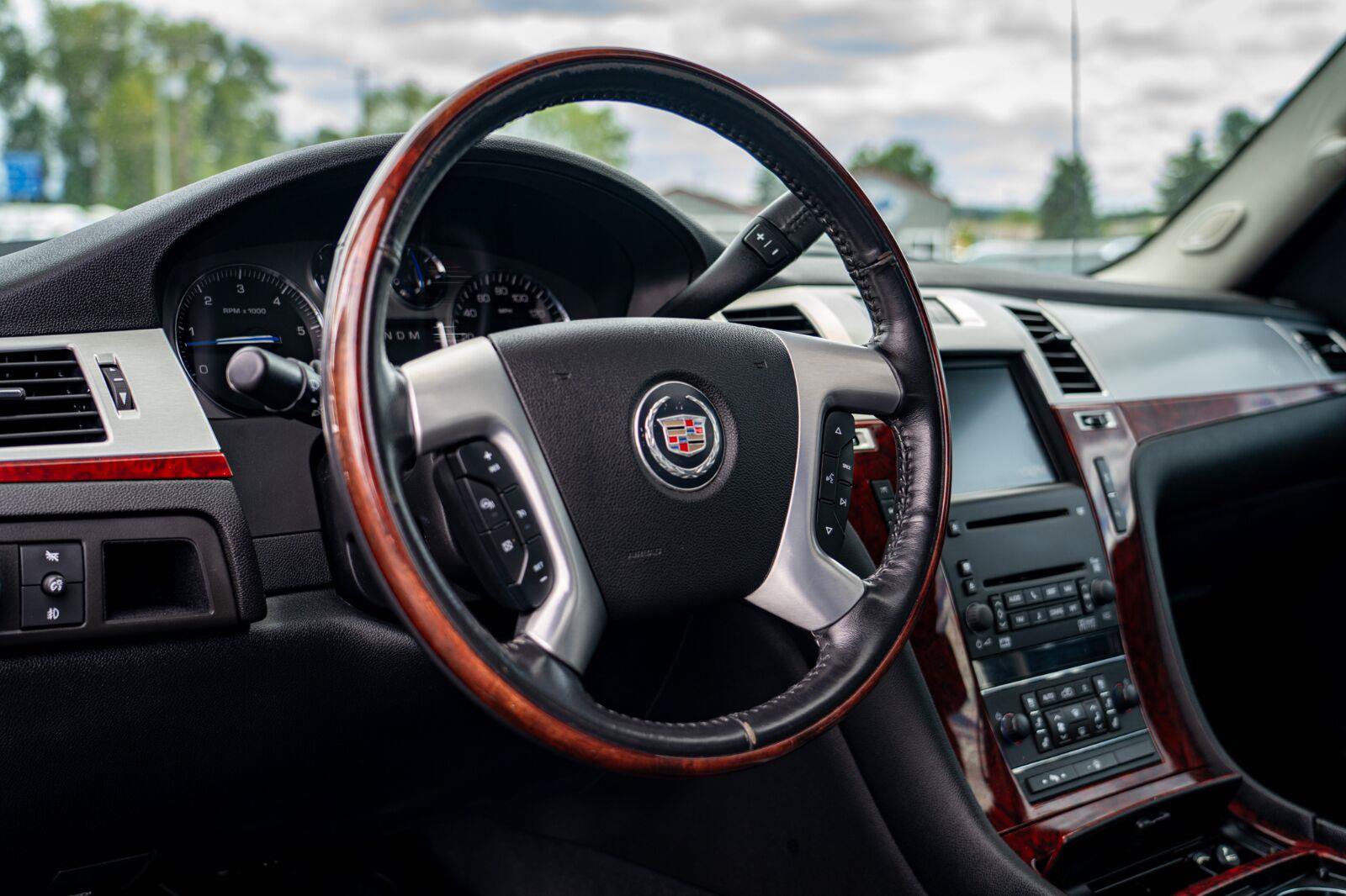 Used 2007 Cadillac Escalade EXT w/ Information Package AWD/4WD image 14