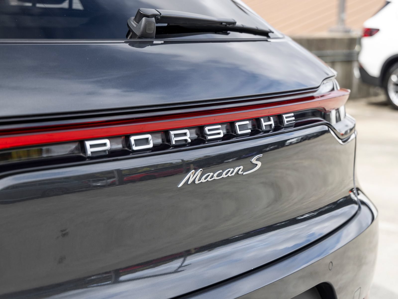 Certified 2021 Porsche Macan S AWD/4WD image 21