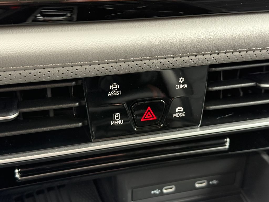 New 2026 Volkswagen Atlas Peak Edition AWD/4WD image 26
