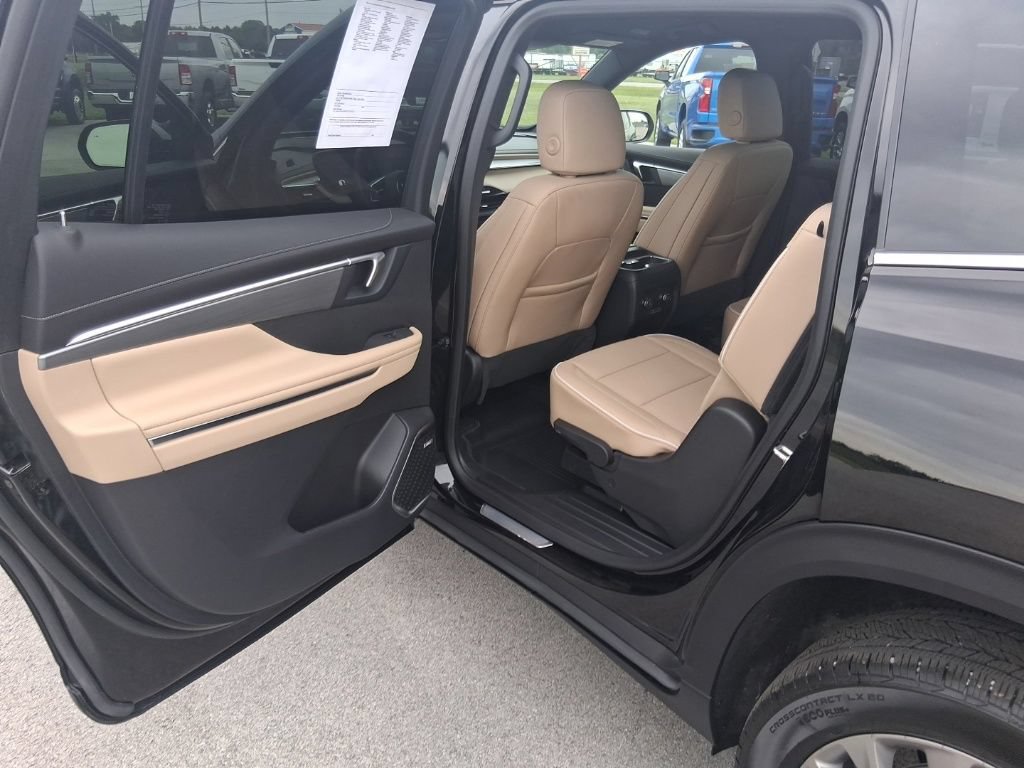 Used 2026 Buick Enclave Preferred w/ LPO, Floor Liner Package AWD/4WD image 22