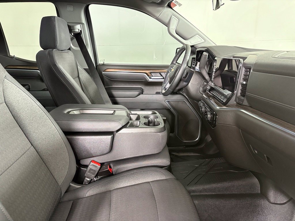 Used 2025 Chevrolet Silverado 1500 LT w/ LPO, Dark Essentials Package RWD image 17